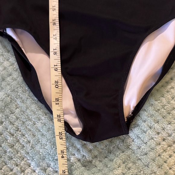 Bundle black & white, purple/pink leotards gymnastics size 10/11 - Picture 7 of 7